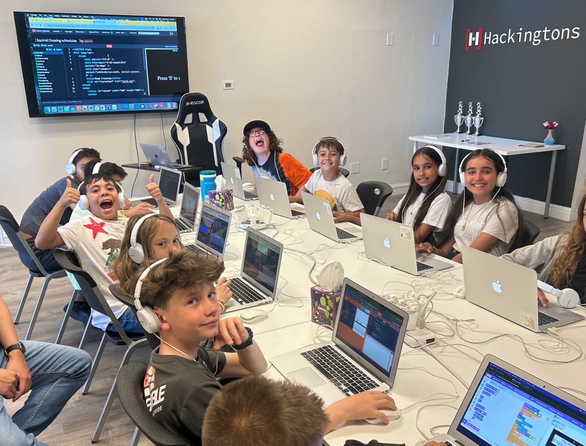 Kids coding together at Hackingtons Rocklin