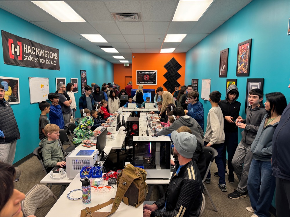Students building games and robotics projects at Hackingtons Rocklin